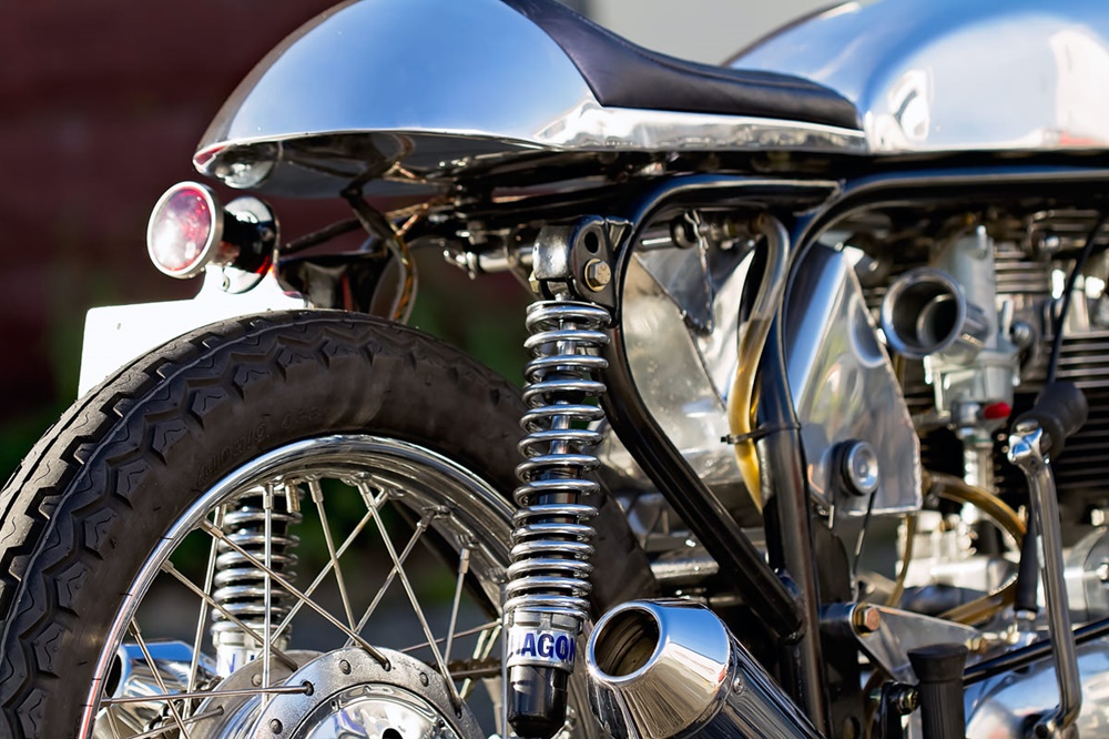 Wheelies Motorcycles: Кафе рейсер Triton