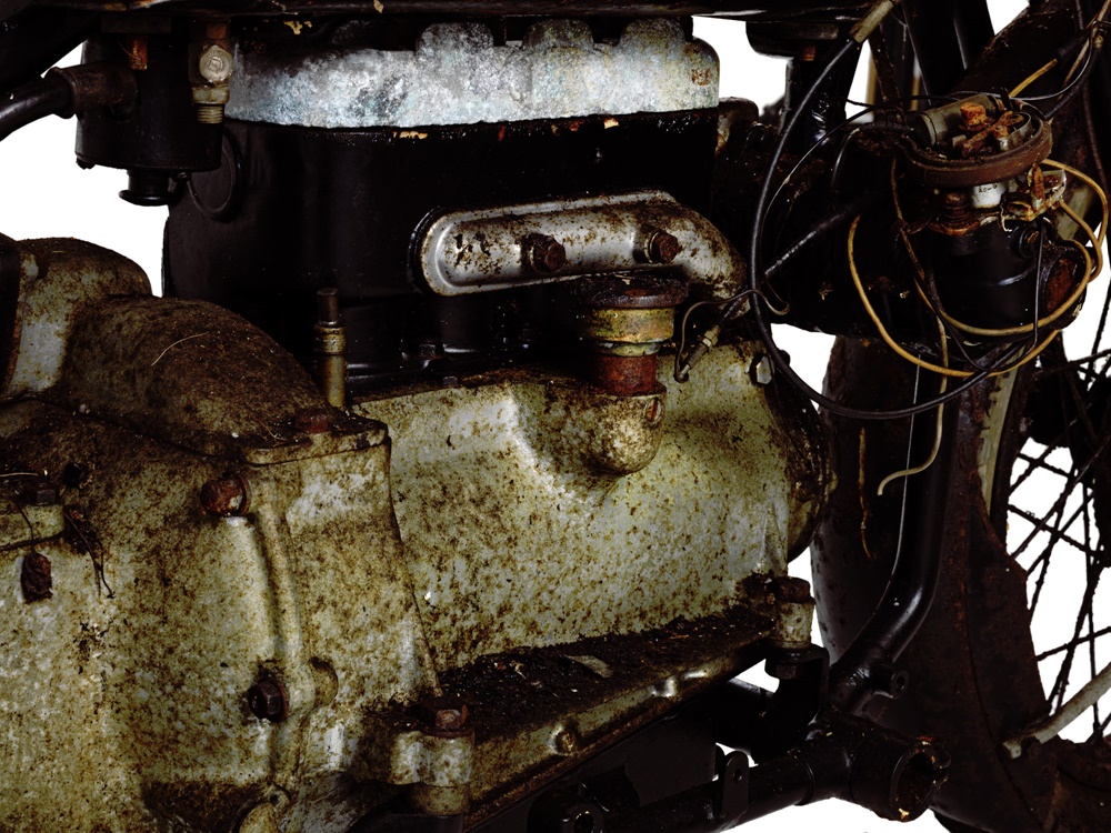 Редкий старинный мотоцикл Brough Superior Austin Four