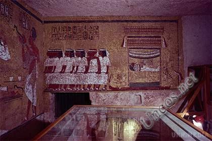 In Tutankhamen's tomb discovered two secret rooms
